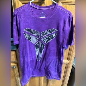 Nike Kobe Bryant Los Angeles Lakers Memorial Statue Unveil Shirt